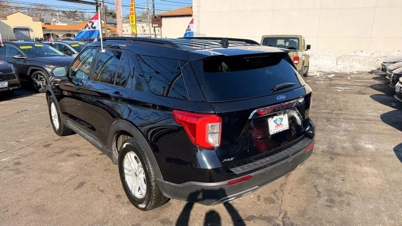 2024 Ford Explorer 6th Gen - Image 5 of 12