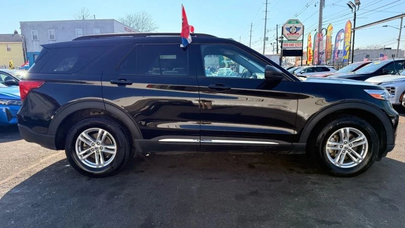 2024 Ford Explorer 6th Gen - Image 11 of 12