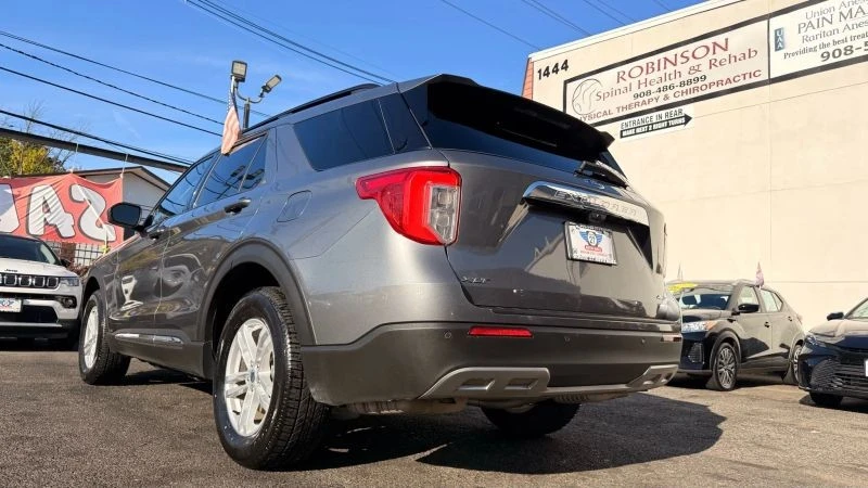 2024 Ford Explorer 6th Gen - Image 8 of 12