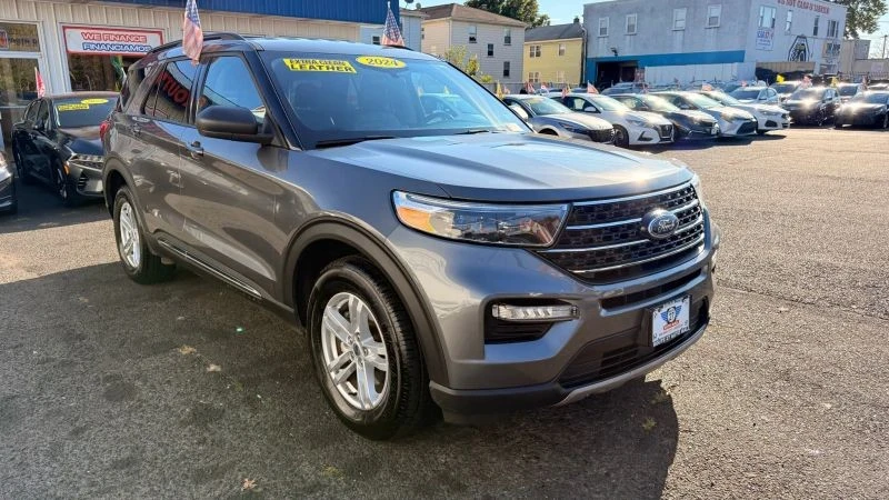 2024 Ford Explorer 6th Gen - Image 2 of 12