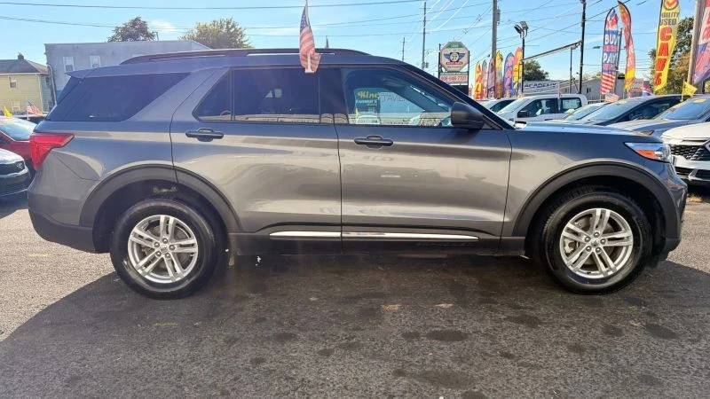 2024 Ford Explorer 6th Gen - Image 10 of 12