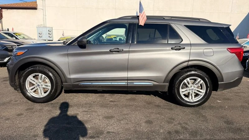 2024 Ford Explorer 6th Gen - Image 11 of 12