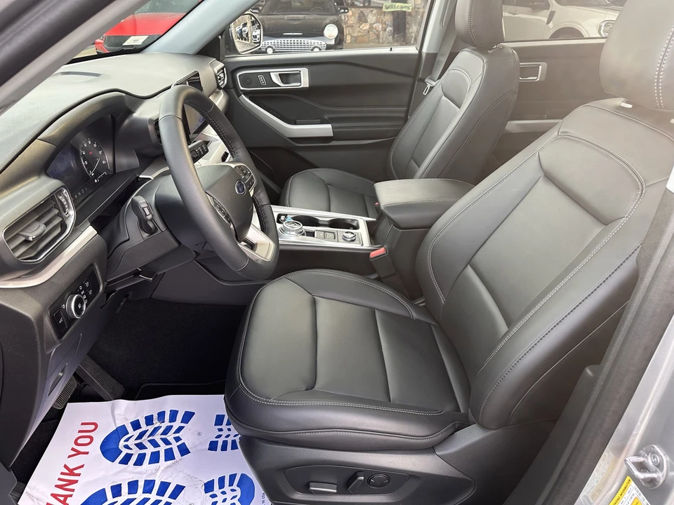 2024 Ford Explorer 6th Gen - Image 10 of 12