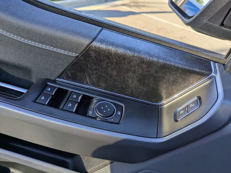 2024 Ford F-150 Lightning 14th Gen - Image 17 of 21