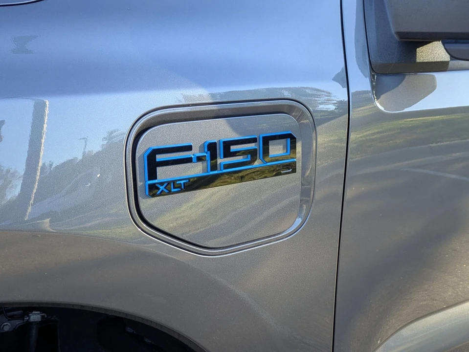 2024 Ford F-150 Lightning 14th Gen - Image 12 of 21