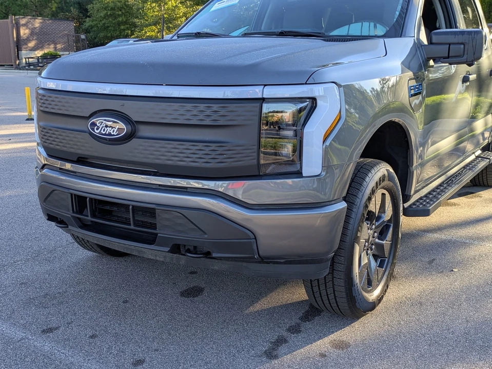 2024 Ford F-150 Lightning 14th Gen - Image 10 of 21