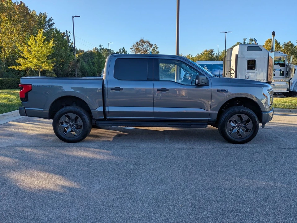 2024 Ford F-150 Lightning 14th Gen - Image 3 of 21