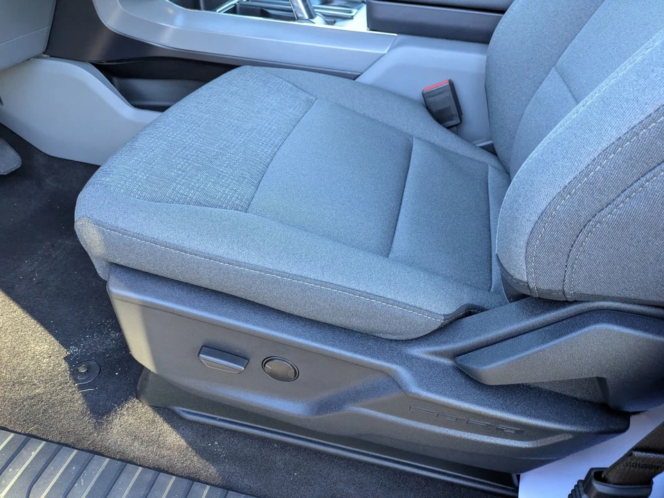 2024 Ford F-150 Lightning 14th Gen - Image 14 of 21