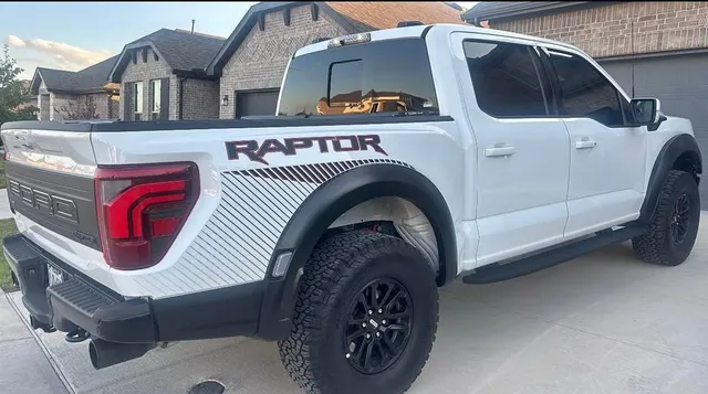 2024 Ford F-150 Raptor Pickup 4D 5 1/2 ft