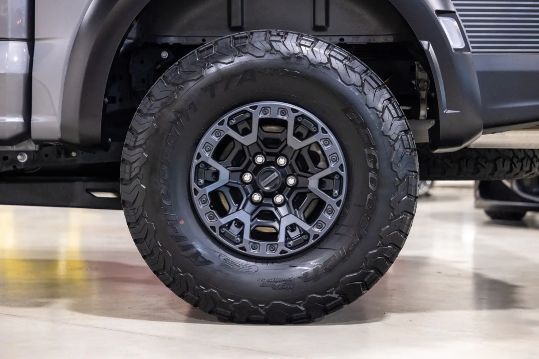 2024 Ford F-150 Raptor 14th Gen - Image 17 of 31