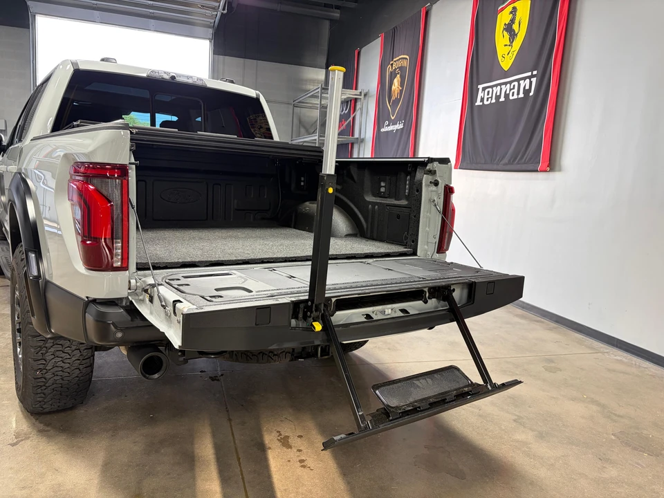 2024 Ford F-150 Raptor 14th Gen - Image 25 of 31