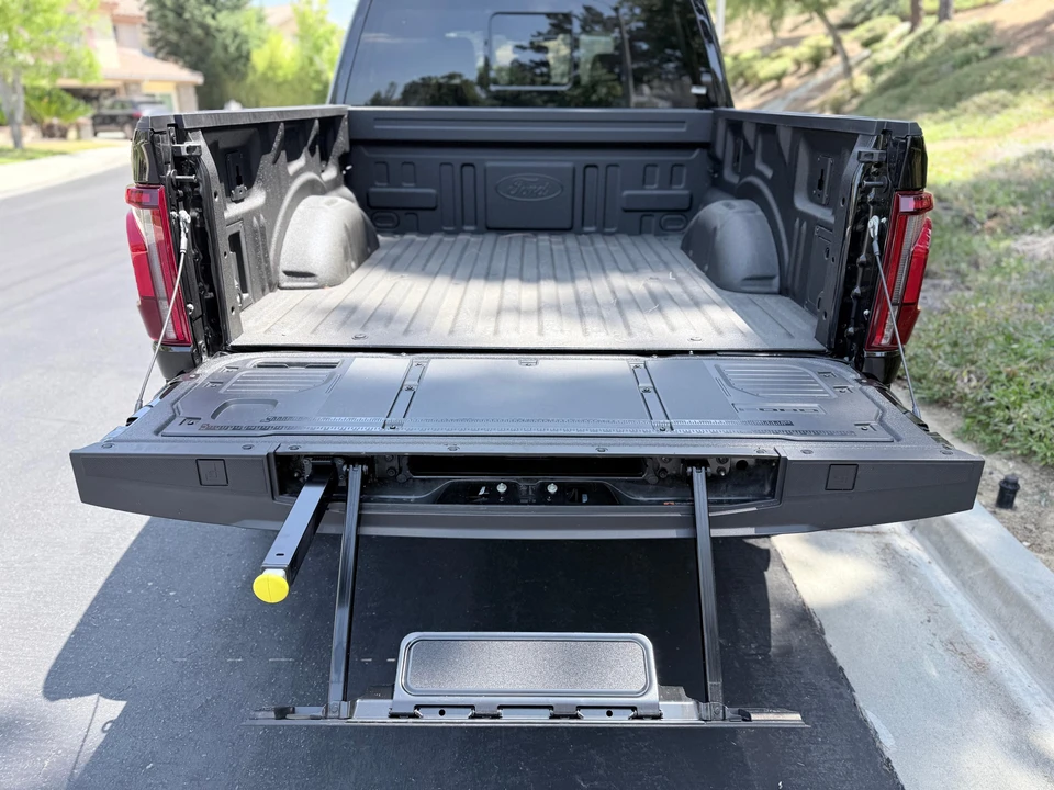 2024 Ford F-150 Raptor 14th Gen - Image 11 of 31