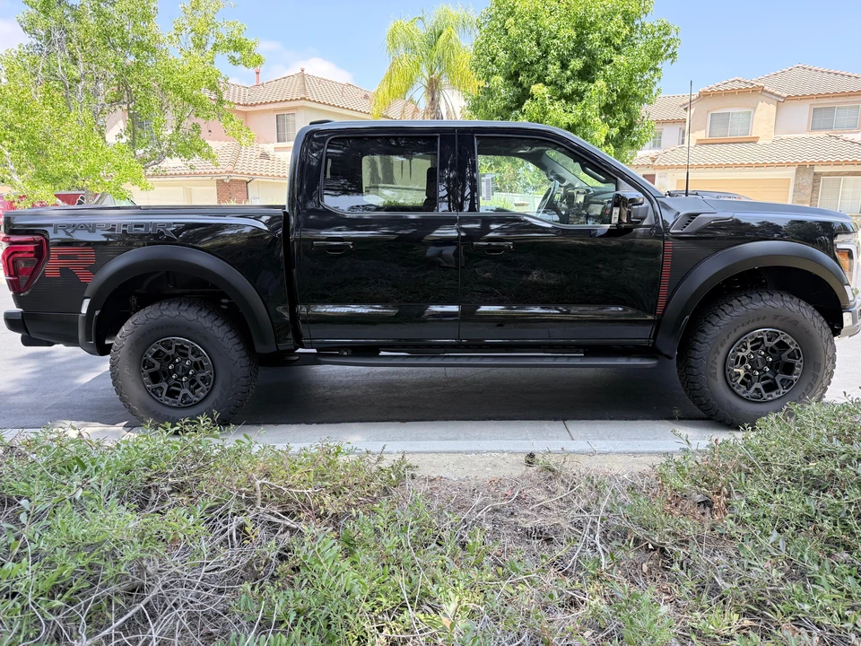 2024 Ford F-150 Raptor 14th Gen - Image 13 of 31