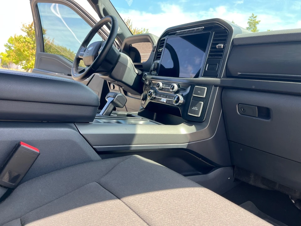 2024 Cadillac Escalade 4th Gen - Image 18 of 21