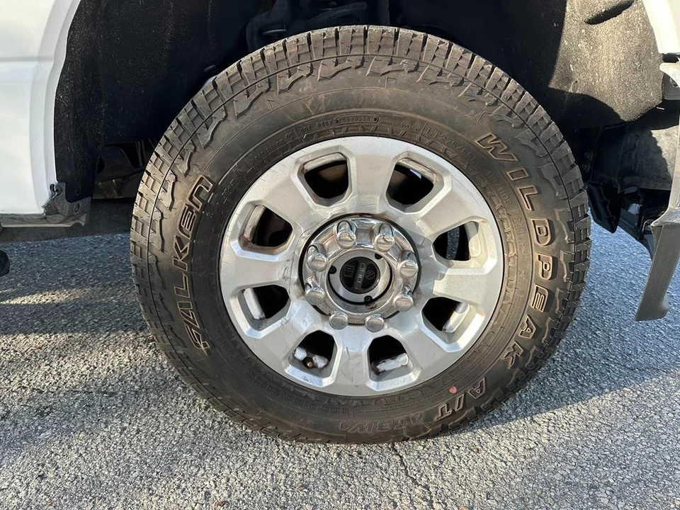 2024 Ford Super Duty 5th Gen - Image 12 of 18