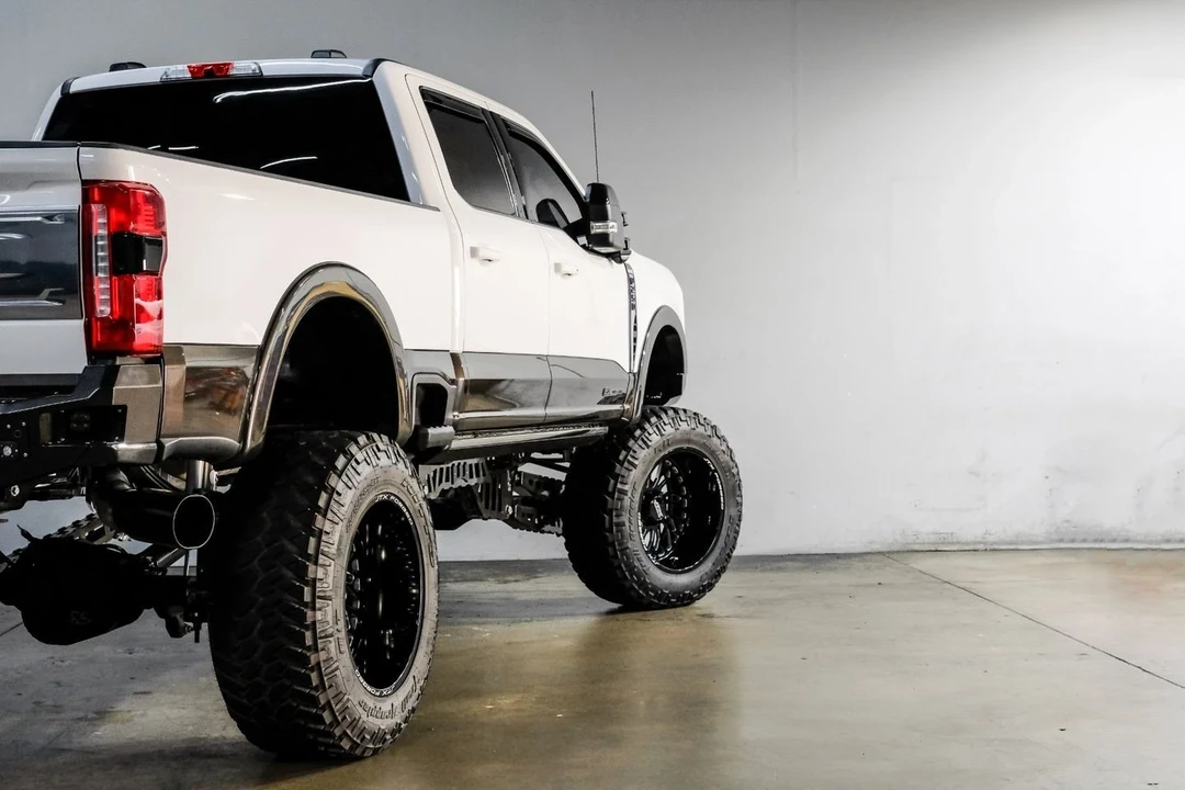 2024 Ford Super Duty 5th Gen - Image 14 of 21