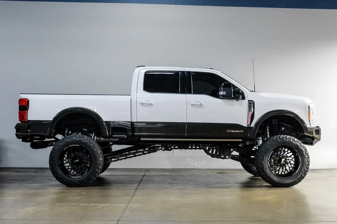 2024 Ford Super Duty 5th Gen - Image 10 of 12