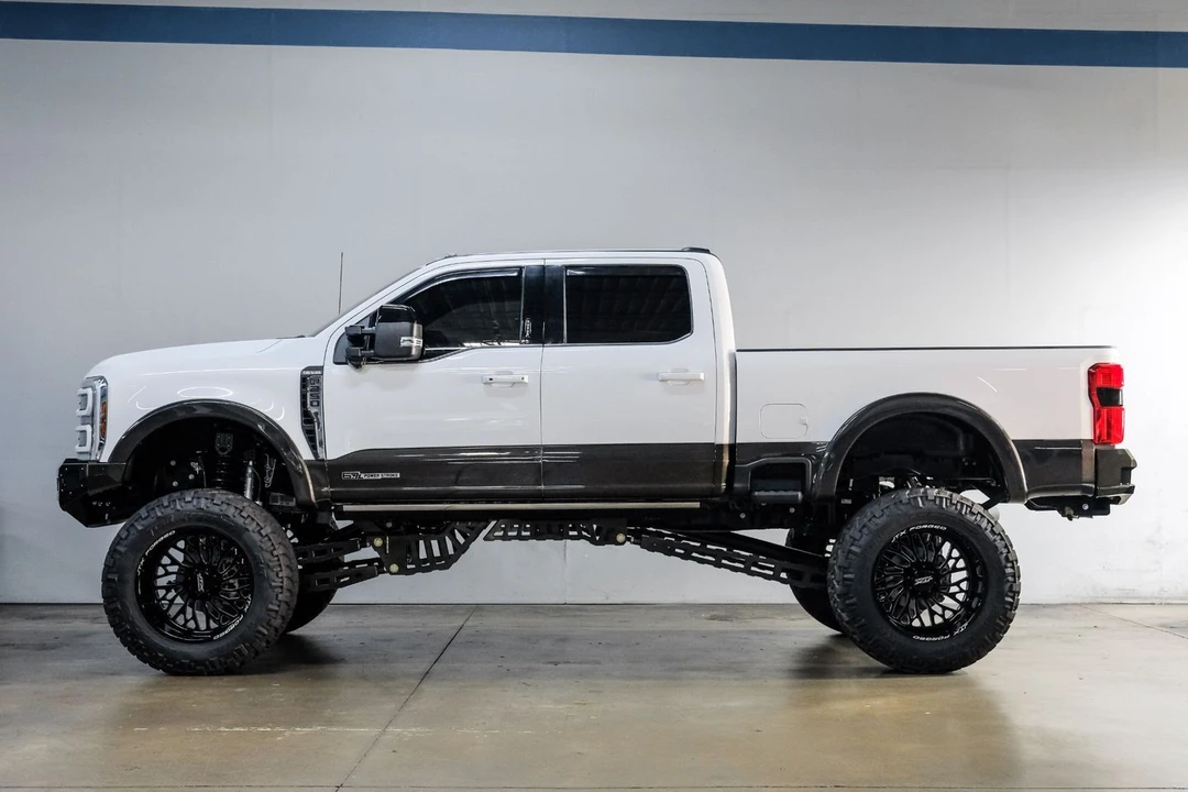 2024 Ford Super Duty 5th Gen - Image 16 of 21
