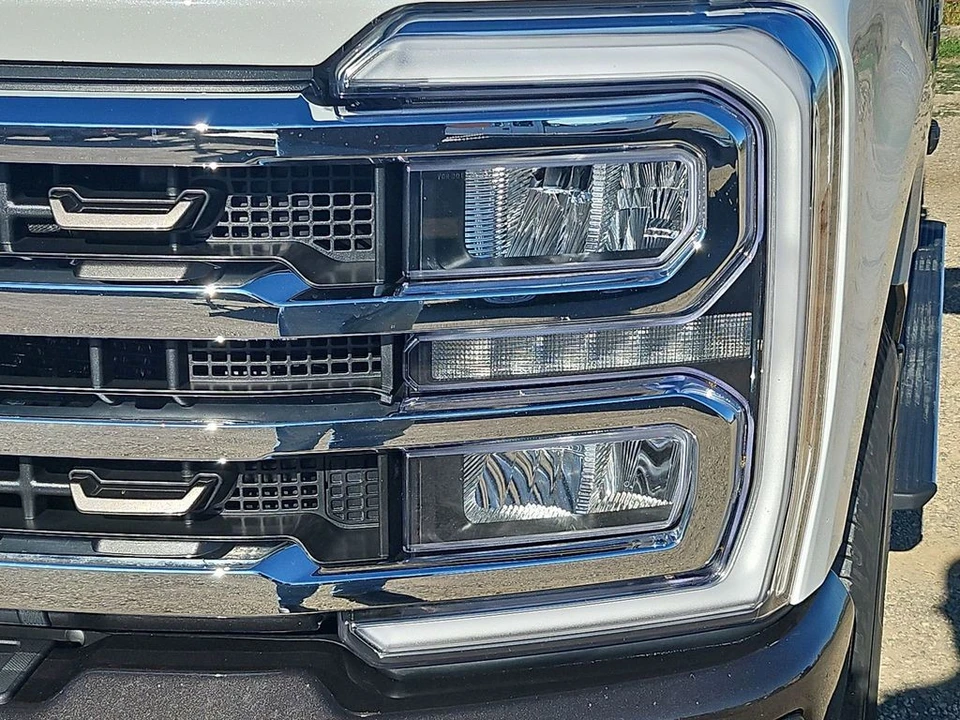 2024 Ford Super Duty 5th Gen - Image 18 of 21