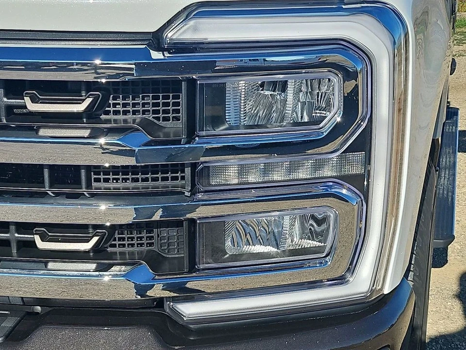 2024 Ford Super Duty 5th Gen - Image 18 of 21