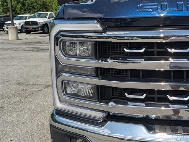 2024 Ford Super Duty 5th Gen - Image 11 of 12