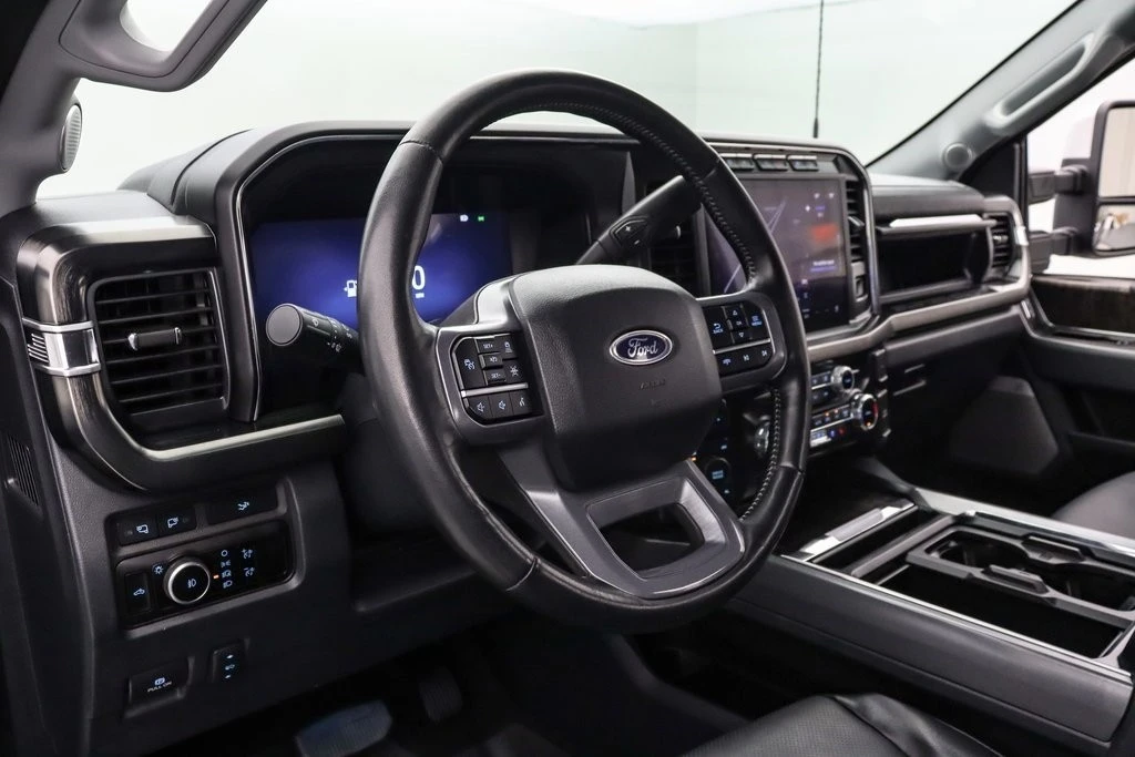 2024 Ford Super Duty 5th Gen - Image 15 of 21