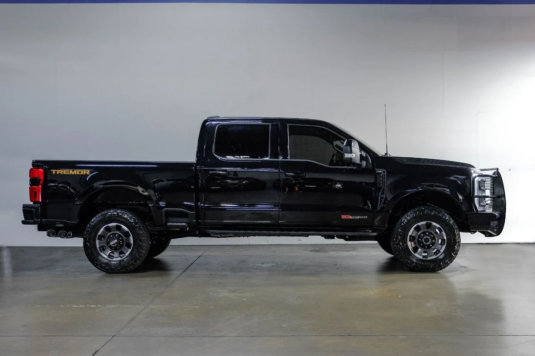 2024 Ford Super Duty 5th Gen - Image 11 of 12
