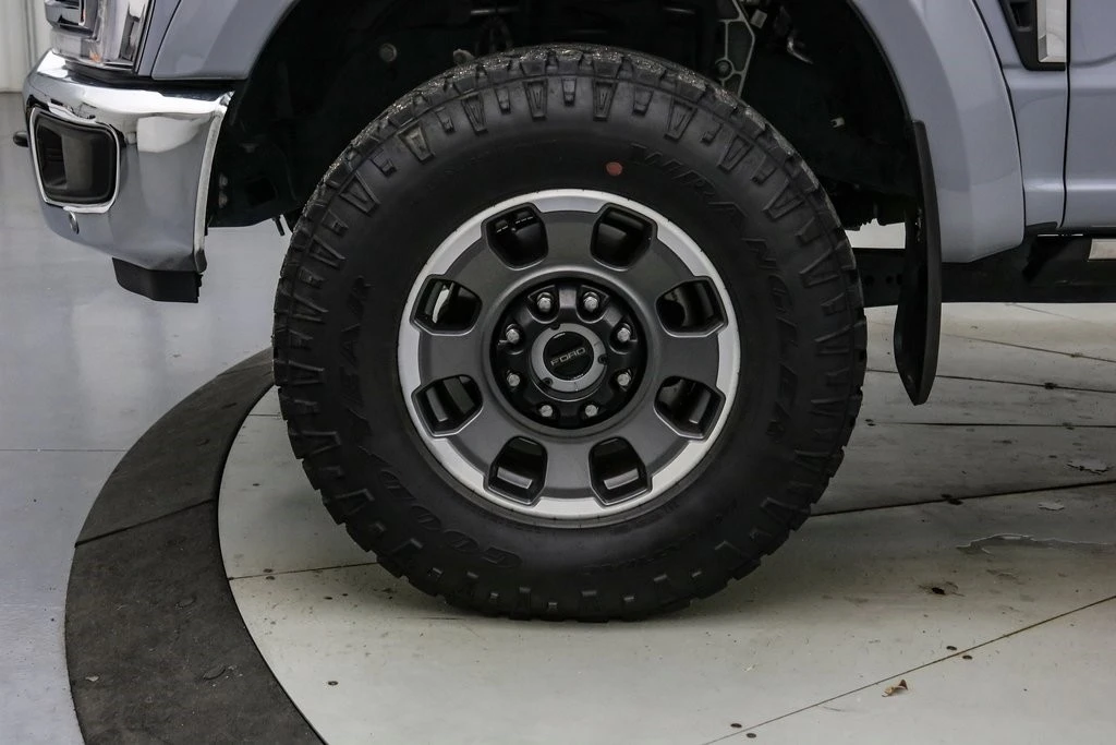 2024 Ford Super Duty 5th Gen - Image 15 of 21