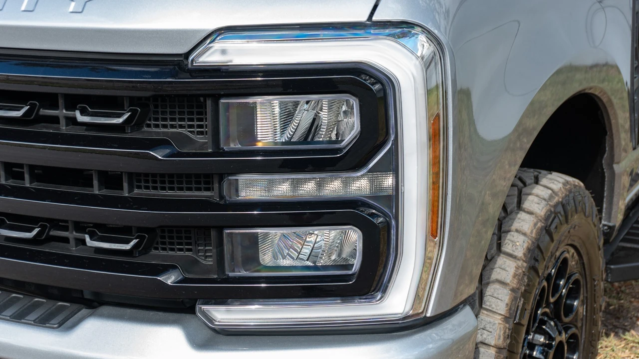 2024 Ford Super Duty 5th Gen - Image 16 of 21