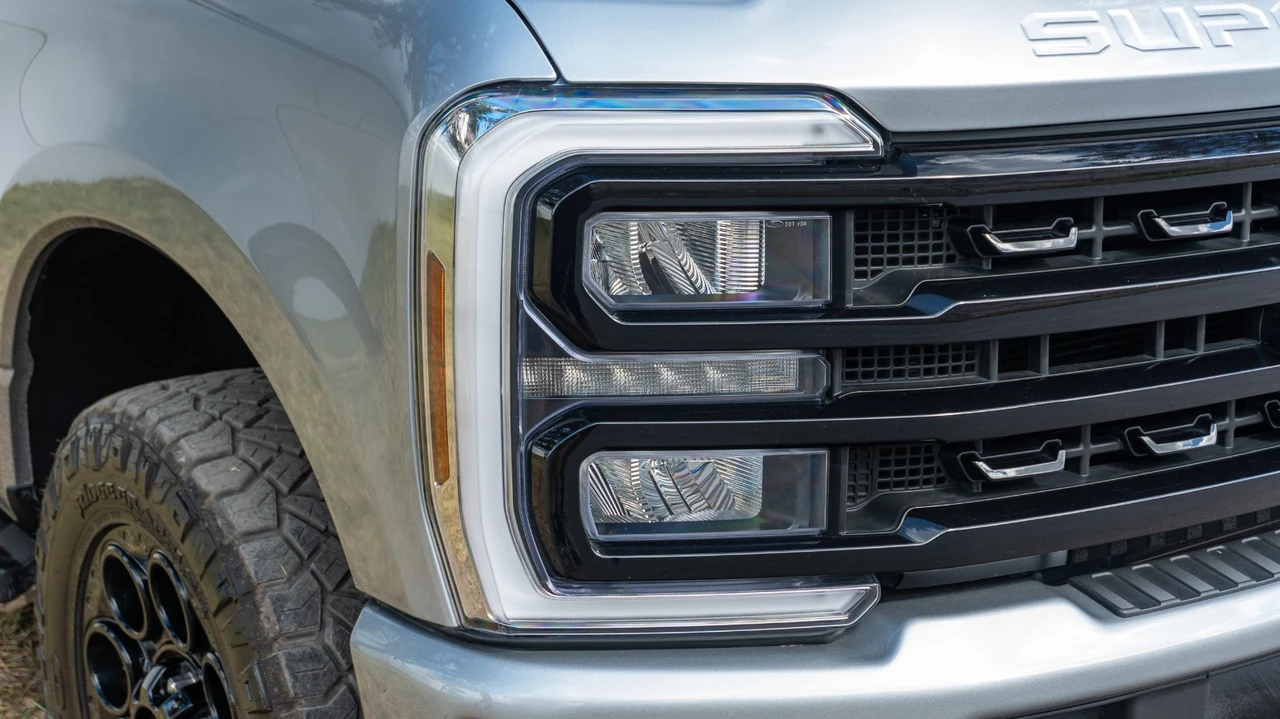 2024 Ford Super Duty 5th Gen - Image 15 of 21