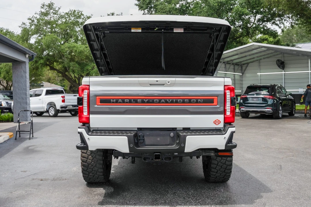 2024 Ford Super Duty 5th Gen - Image 14 of 31