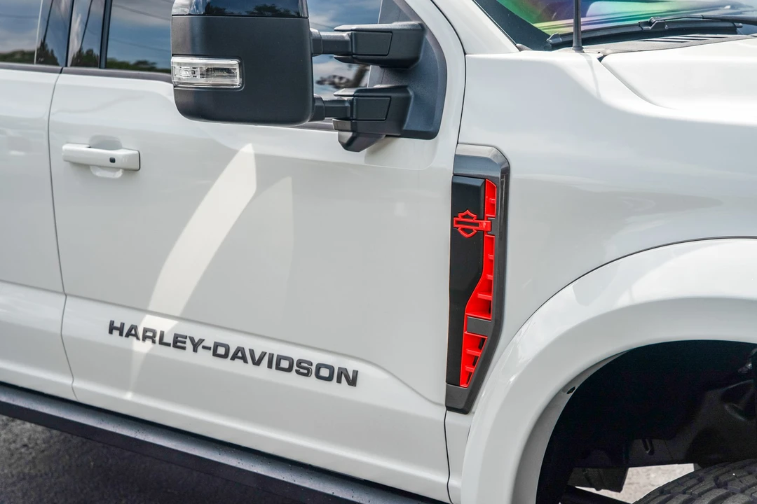 2024 Ford Super Duty 5th Gen - Image 25 of 31