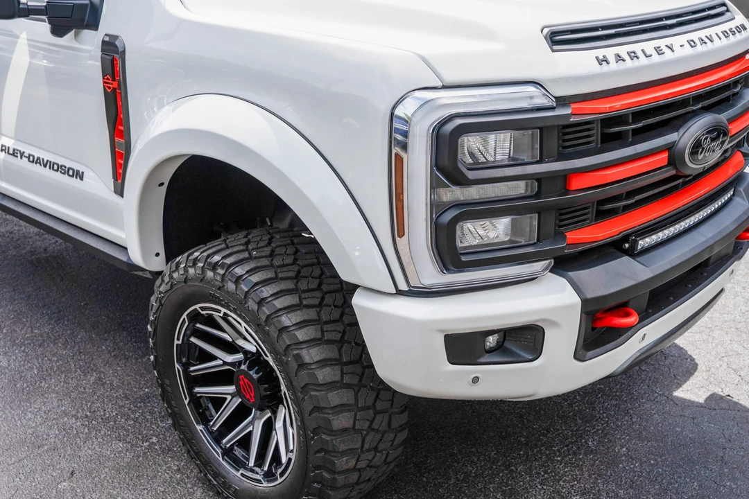 2024 Ford Super Duty 5th Gen - Image 22 of 31