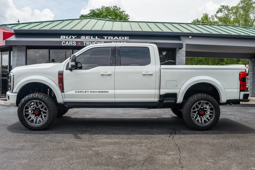 2024 Ford Super Duty 5th Gen - Image 13 of 31