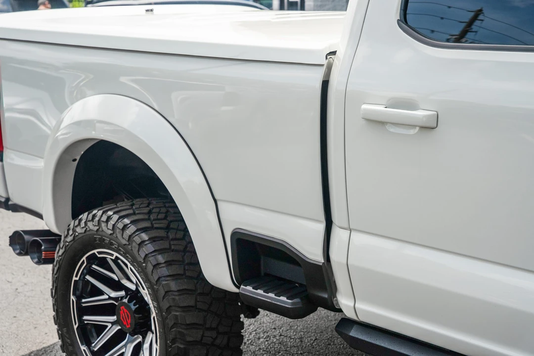 2024 Ford Super Duty 5th Gen - Image 28 of 31