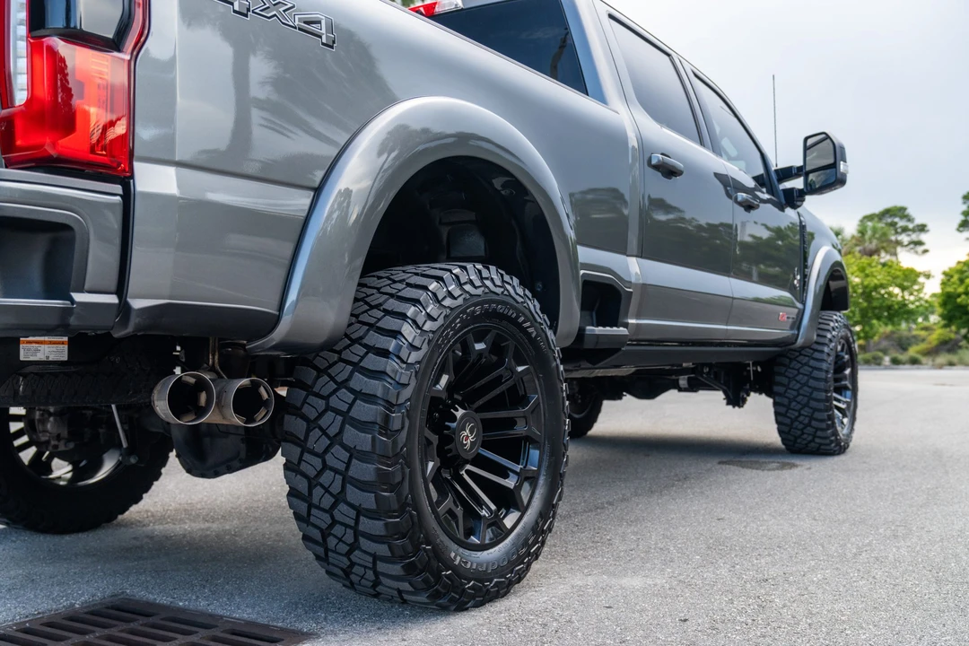 2024 Ford Super Duty 5th Gen - Image 17 of 31
