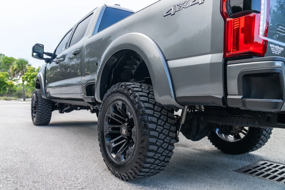 2024 Ford Super Duty 5th Gen - Image 16 of 31