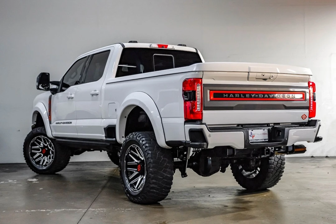 2024 Ford Super Duty 5th Gen - Image 17 of 21
