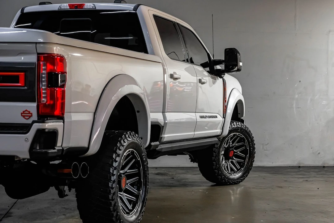 2024 Ford Super Duty 5th Gen - Image 15 of 21