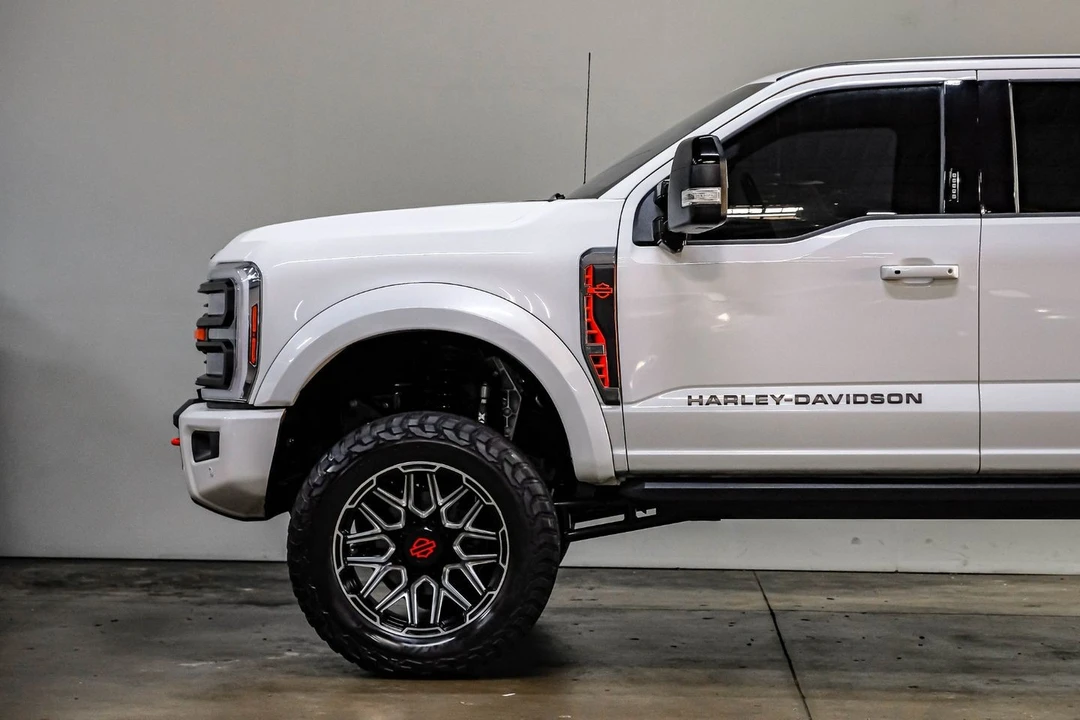 2024 Ford Super Duty 5th Gen - Image 19 of 21