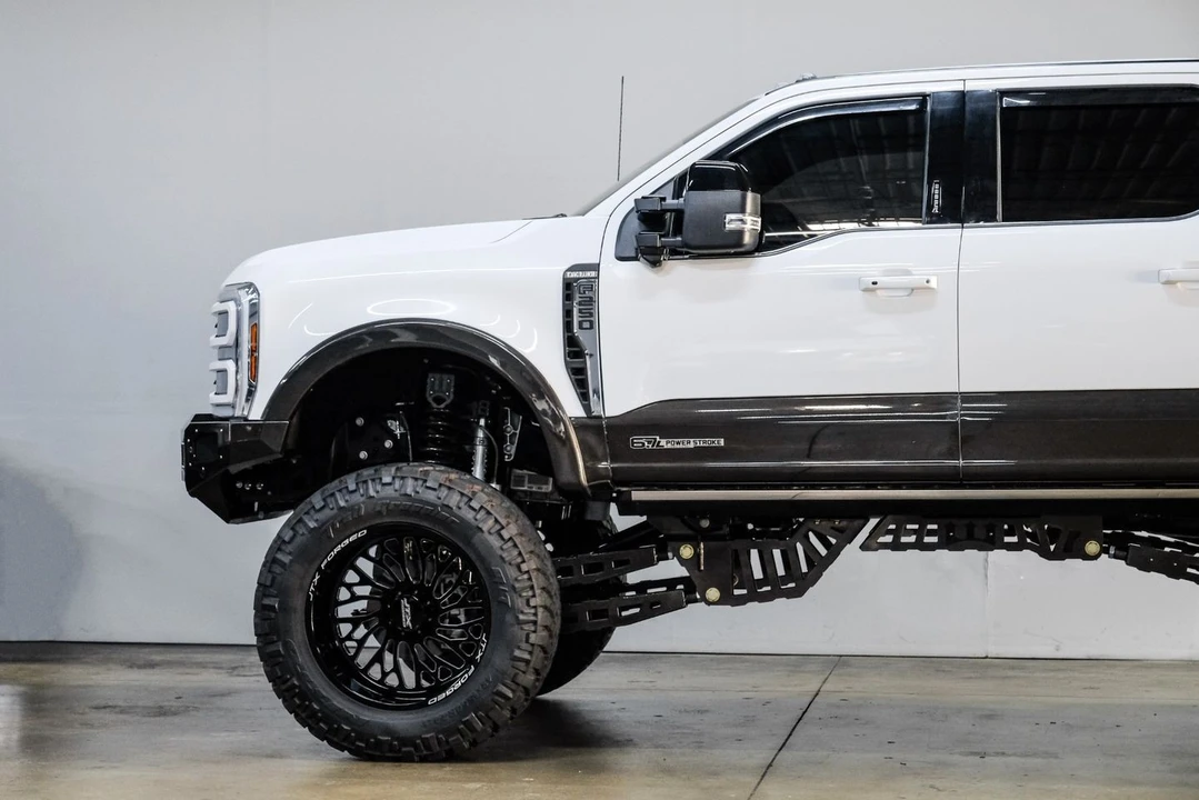 2024 Ford Super Duty 5th Gen - Image 18 of 21