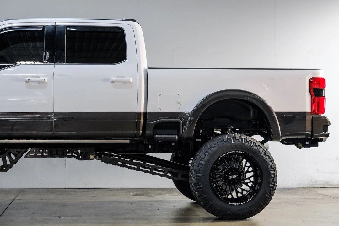 2024 Ford Super Duty 5th Gen - Image 19 of 21