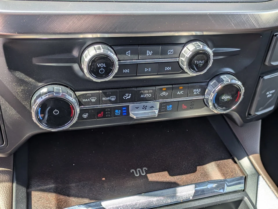 2024 Ford Super Duty 5th Gen - Image 25 of 31