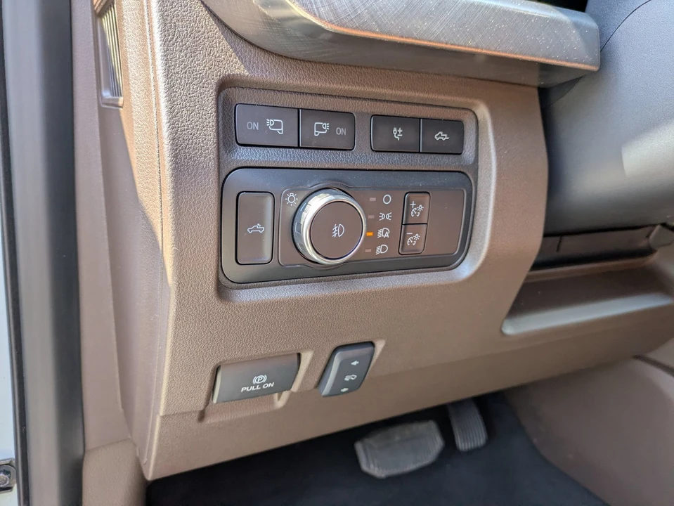2024 Ford Super Duty 5th Gen - Image 18 of 31