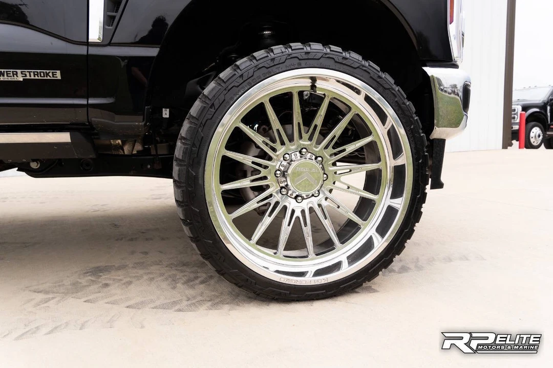 2024 Ford Super Duty 5th Gen - Image 14 of 31