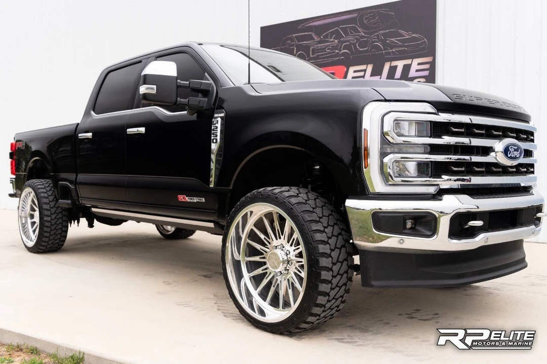 2024 Ford Super Duty 5th Gen - Image 15 of 31