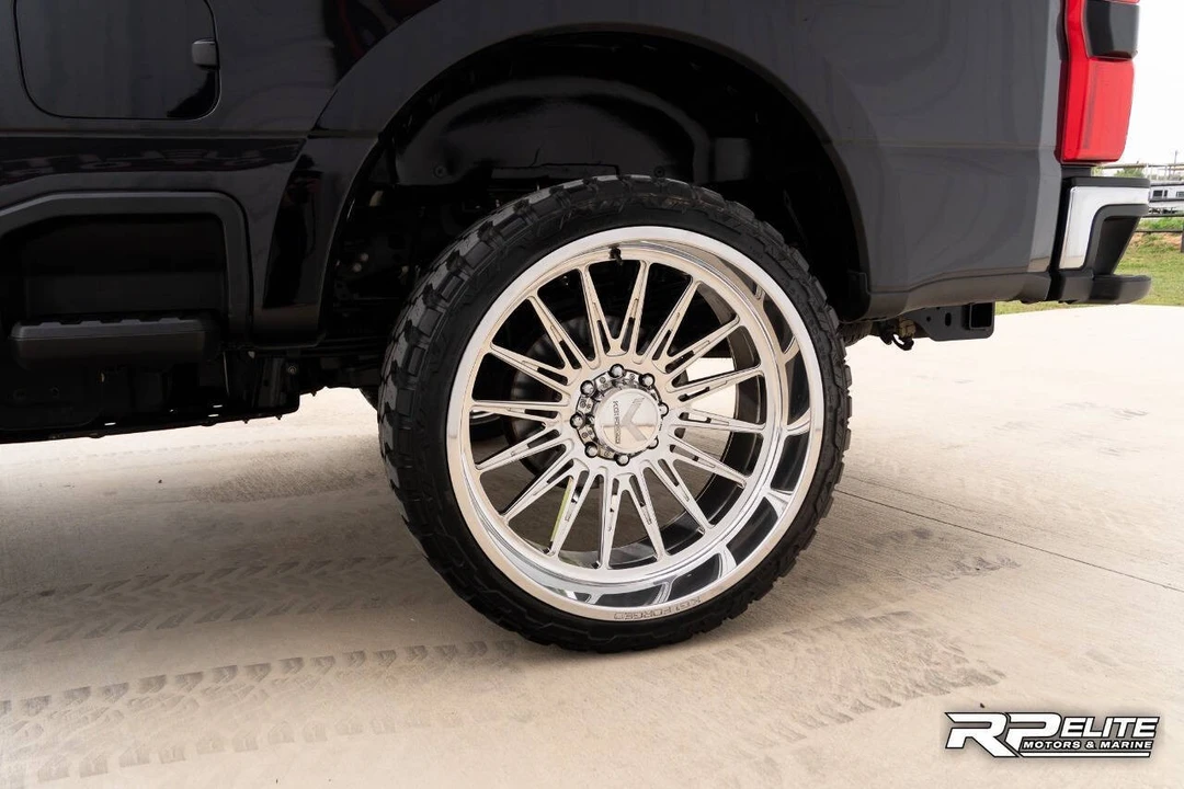 2024 Ford Super Duty 5th Gen - Image 28 of 31