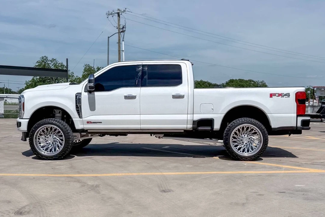 2024 Ford Super Duty 5th Gen - Image 6 of 10