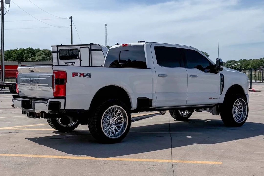 2024 Ford Super Duty 5th Gen - Image 4 of 10