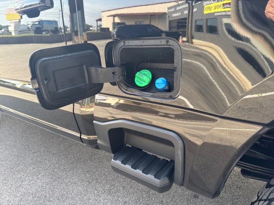 2024 Ford Super Duty 5th Gen - Image 8 of 12
